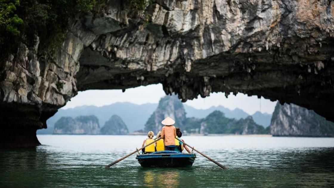 Cat Ba Violet Hotel Chan Chau Екстериор снимка