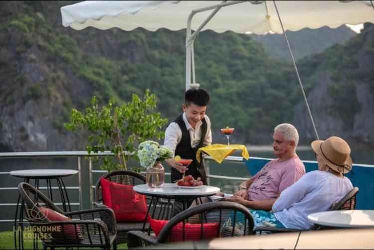 Cat Ba Violet Hotel Chan Chau Екстериор снимка